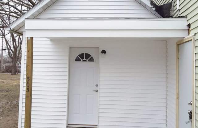 303 S 10th St photos photos