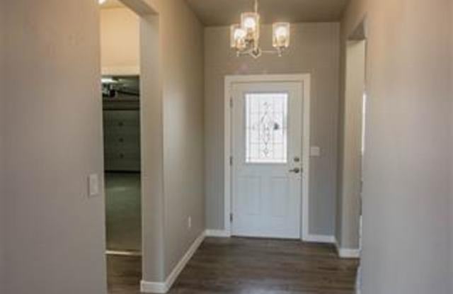 Spectacular 3 bed 2 bath home Gallery 3