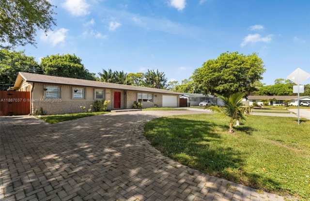 5070 Ponderosa Ln - 5070 Ponderosa Lane, Haverhill, FL 33415