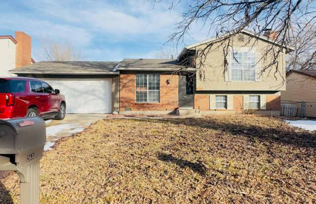 Cozy 3 bedroom 1.5 bath Split Level Home photos photos