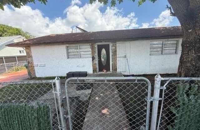 3091 NW 30th St photos photos