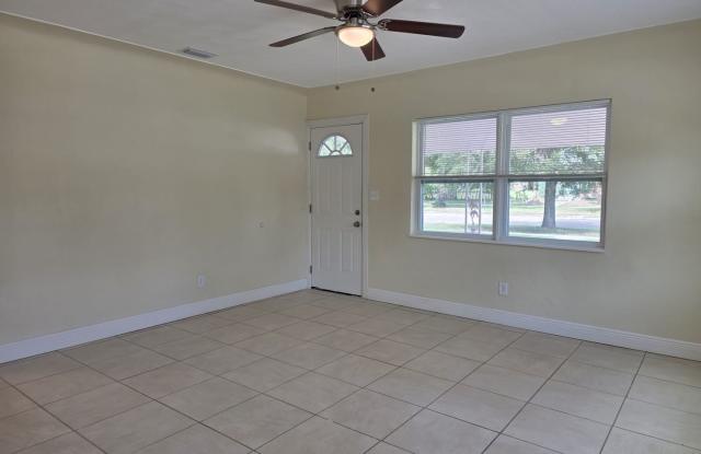 Newly Updated 2-Bedroom Home in a Great St. Pete Location Near Gulfport! Gallery 3