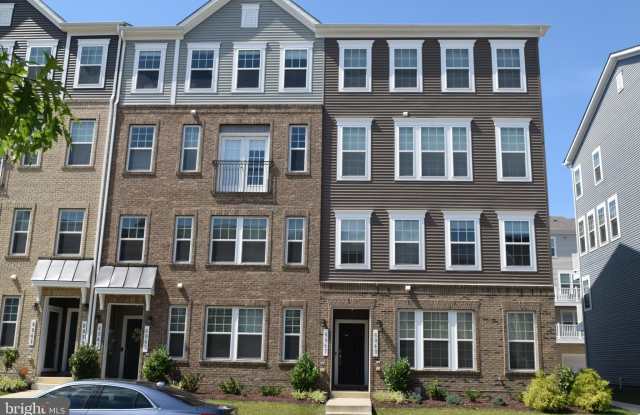 6947 STODDERT photos photos 6947 STODDERT photos photos