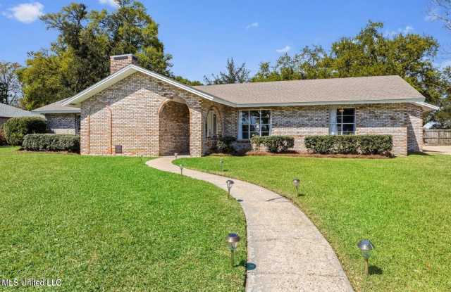 2 Villa Cove Drive - 2 Villa Cove Drive, Gulfport, MS 39507