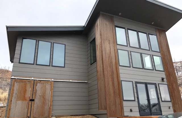 Stunning 2 Bed 2 Bath Home with Gorgeous Mountain Views! photos photos