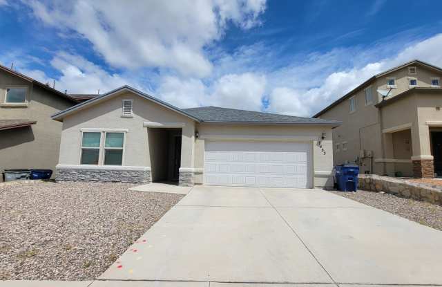 Stunning  3 bedroom, 2.5 bathroom in West El Paso! Gallery 1