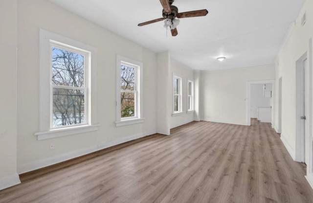 1227 West Juneau Avenue - 1229 photos photos