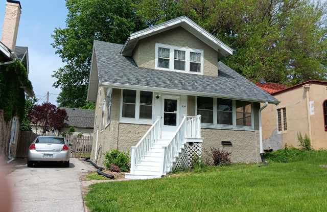 404 South 48th Street - 404 South 48th Street, Omaha, NE 68132