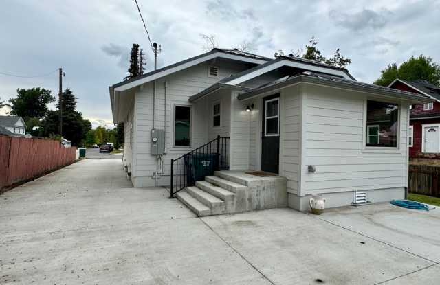 Beautiful Furnished Home in Downtown CDA photos photos