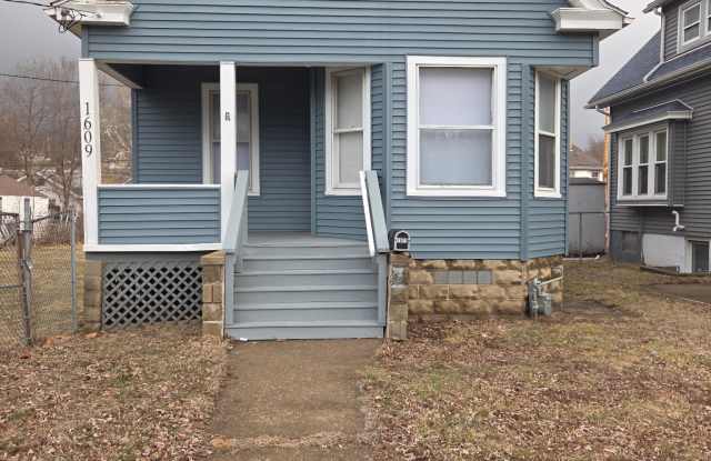 1609 West Martin Street - 1609 West Martin Street, Peoria, IL 61605