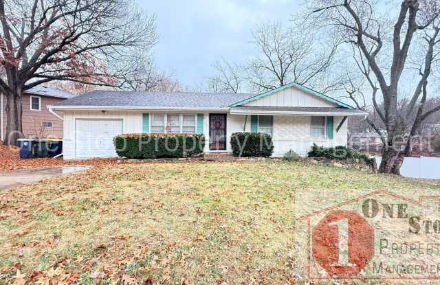 Charming 3-bedroom, 1.5-bathroom home in Kansas City - 9701 East 50th Street, Kansas City, MO 64133