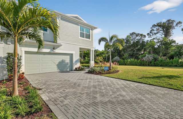 3487 NW SOLANGE Court Gallery 3