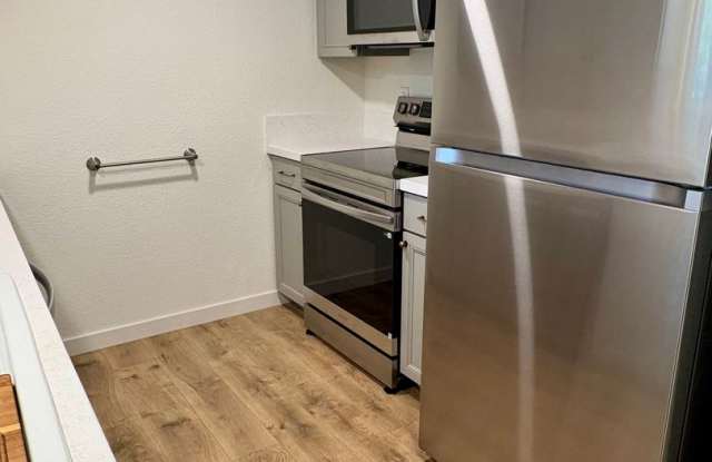 Jacksonville Oregon 2 Bedroom, 2 Bath Apartment Hard to find Long term Rental Gallery 4
