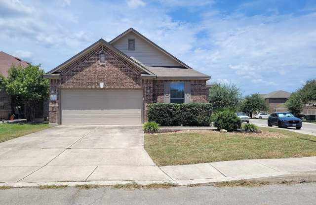 Room in 4 Bedroom Home in San Antonio Gallery 1