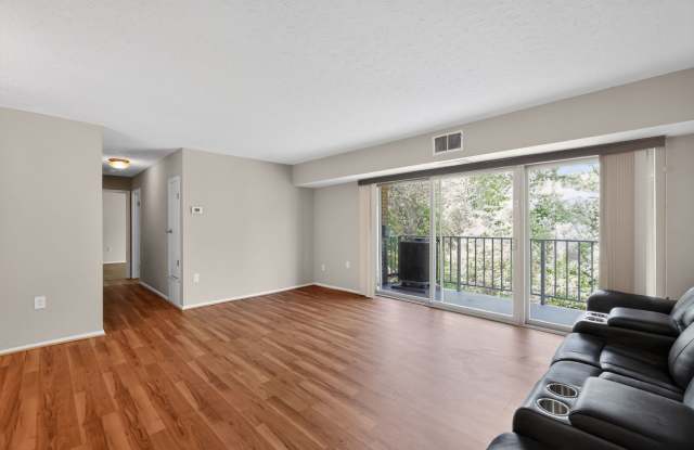 Charming 2BR Condo in Bladensburg photos photos