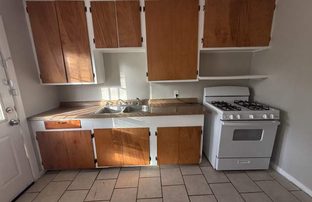 1535 Lazy Lane - A Gallery 2