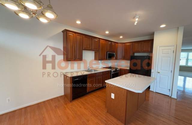 TOWNHOME FOR RENT IN GLEN MILLS Gallery 3