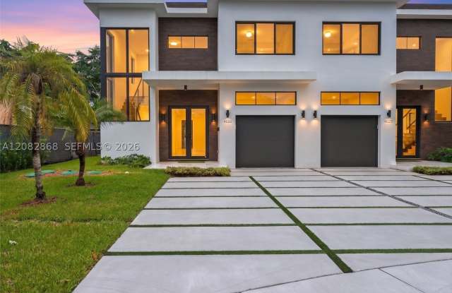4026 SW 9th Ter Gallery 1
