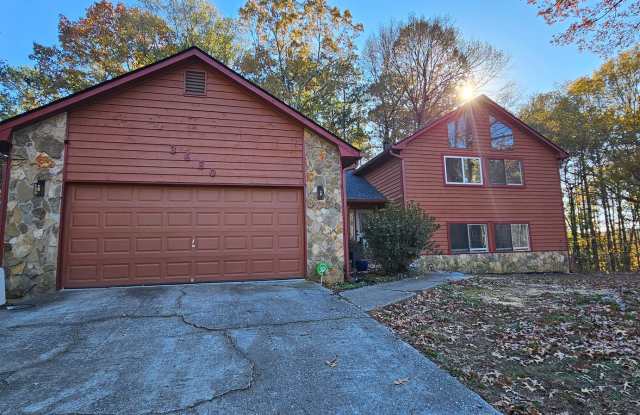 Three Bedroom, Three Bath Home Available with Bonus Area for Fourth Bedroom with Kitchenette! - 3680 Tate Road, Fulton County, GA 30349 Three Bedroom, Three Bath Home Available with Bonus Area for Fourth Bedroom with Kitchenette! - 3680 Tate Road, Fulton County, GA 30349