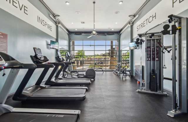 Overlook at Stone Oak Park Apartments Gallery 4