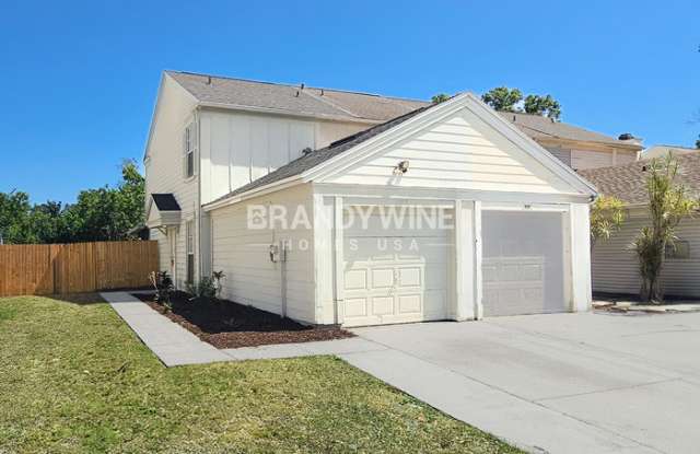 6167 Oak Cluster Circle - 6167 Oak Cluster Circle, Town 'n' Country, FL 33634