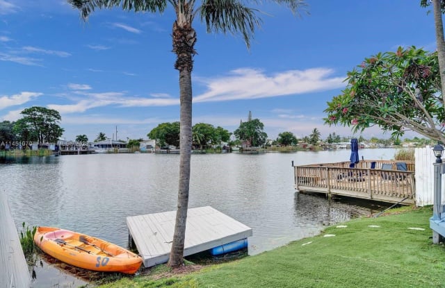 5434 Southwest 25th Avenue - 5434 Southwest 25th Avenue, Dania Beach, FL 33312
