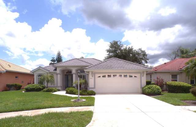 Quaint 2 Bedroom PLUS bonus room home in BOBCAT TRAIL photos photos