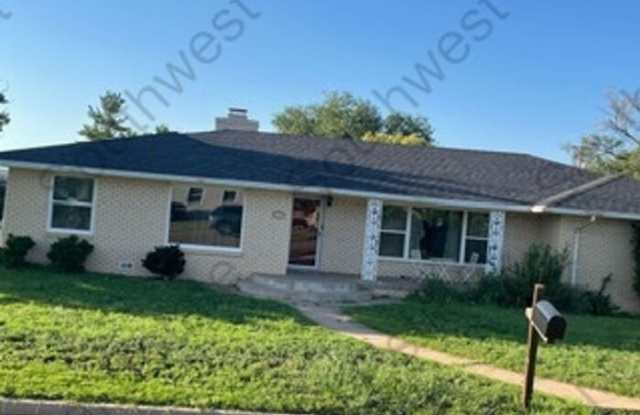 612 East Tierra Blanca Road - 612 East Tierra Blanca Road, Clovis, NM 88101