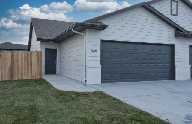 644 E Martens Ct - 644 East Martens Court, Goddard, KS 67052