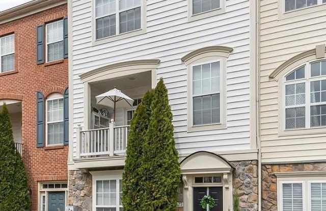 42427 ROCKSLIDE Terrace Gallery 1