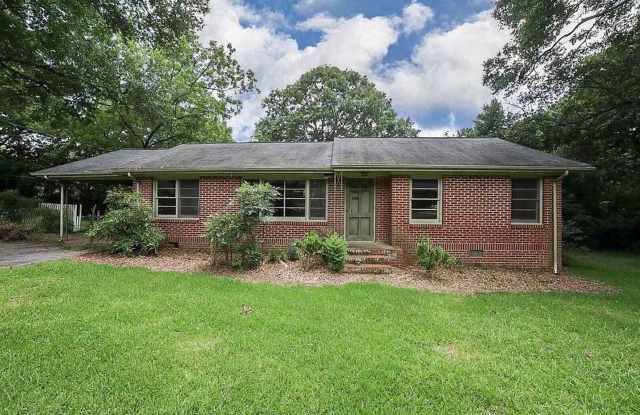 Charming 3BR/2BA Home with Fenced Yard Near UGA photos photos