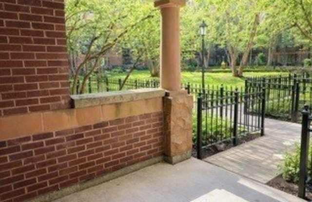 1351 W ALTGELD Street Gallery 4