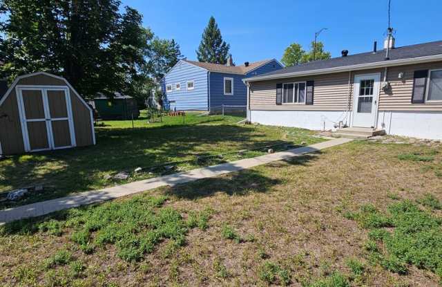 4 BED | 1 BATH | SINGLE-LEVEL LIVING| SOUTH Gallery 3
