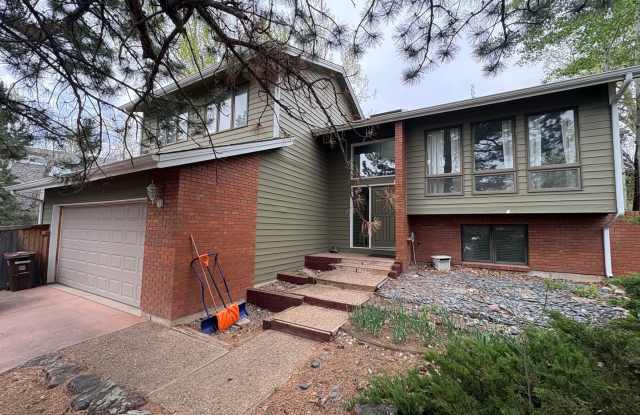 4 Bed 2.5 Bath Home in North Boulder With Large Backyard  Trail Access. photos photos