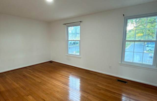 9 GRAVENHURST Court Gallery 4