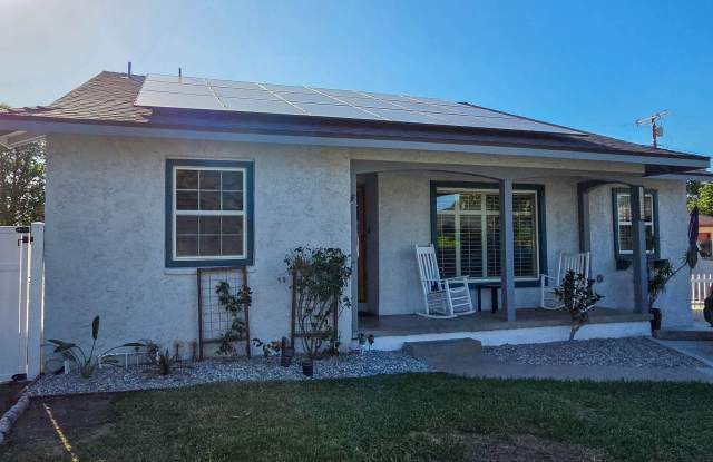 Gorgeous 4 Bedroom 3 Bath House With Pool Available Now! Perfect For Hosting Events! photos photos