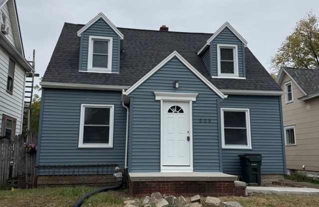Charming 3 Bedroom, 1.5 Bathroom House for Rent- 225 Sunnyside - 225 Sunnyside Avenue, Waterloo, IA 50701 Charming 3 Bedroom, 1.5 Bathroom House for Rent- 225 Sunnyside - 225 Sunnyside Avenue, Waterloo, IA 50701