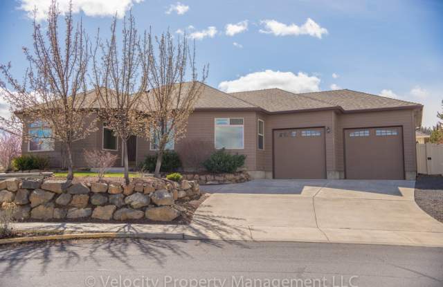 M129 - 1075 Northeast Watt Way, Bend, OR 97701