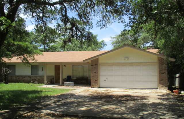3/2 w/Large Back Yard in Village West! photos photos
