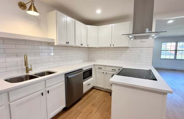 Fully Remodeled Home Near Penn and NW Expressway Gallery 4