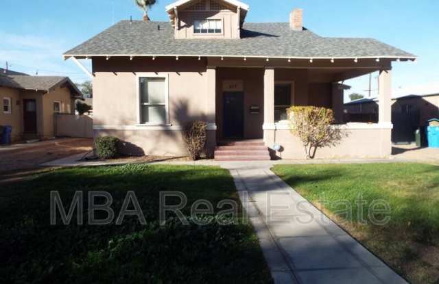 828 N 6th Ave photos photos