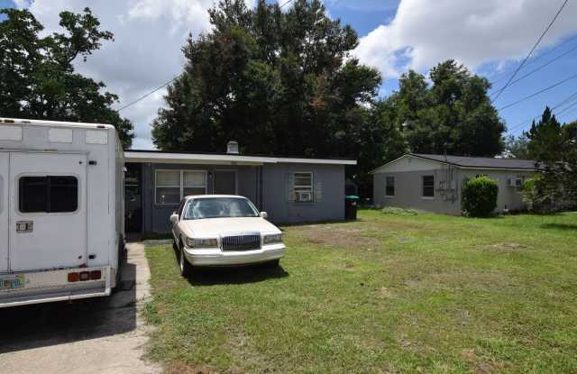 2 Bedroom 1Bath Duplex For Rent at 104 W Lancaster Road Orlando, FL 32824 photos photos