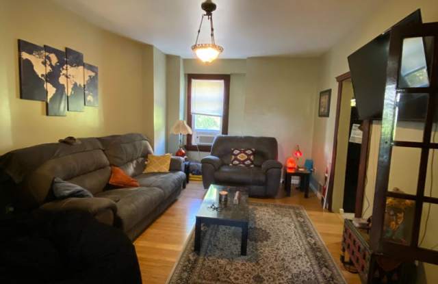 AVAILABLE NOW - Traditional 4+ Bedroom Home Located in Mt. Washington! Ask how you can get up to one month of free rent! Gallery 3