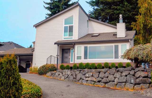 Mukilteo Chennault Beach House with Sound and Mountain Views!! Pet Friendly! - 10317 Kay Way, Mukilteo, WA 98275