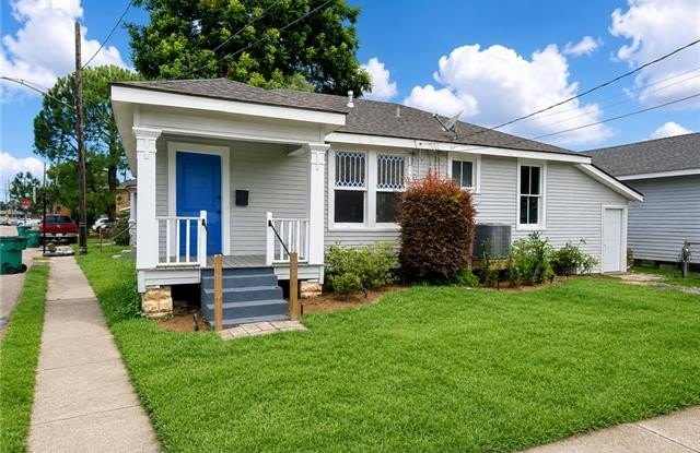 100 PAPWORTH Avenue photos photos