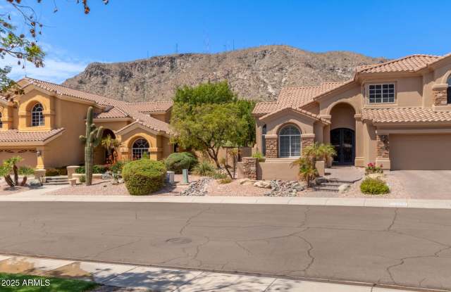 1211 E Desert Flower Lane Gallery 3