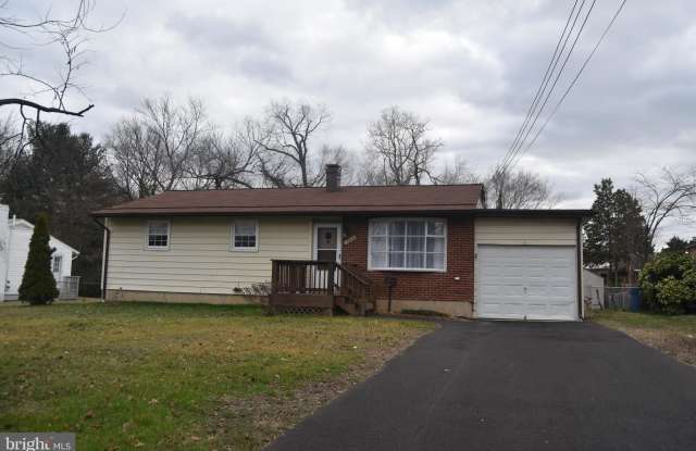 5007 EASTCHESTER CIRCLE - 5007 Eastchester Circle, Rose Hill, VA 22310