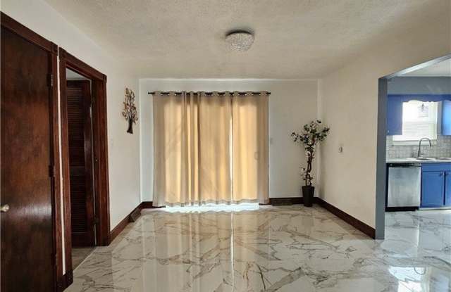 33158 Lakeshore Boulevard Gallery 2