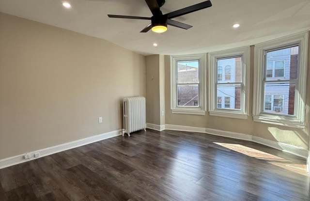 1207 FEDERAL Street unit: 3 photos photos