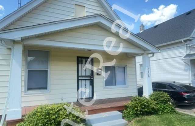 Charming and cozy 3-Bedroom Home with Fenced Yard photos photos